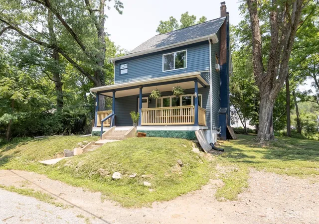 Photo 1 of Single family home for sale at 30 30 Henderson St, Oxford, NJ 07863 | MLS# 2707021R | Listing updated on 2026-10-28
