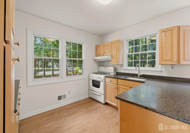 5th image of 673 Colts Neck Rd, Freehold, NJ 07728 | MLS# 2701984R