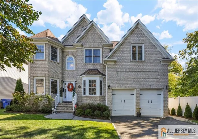 Photo 1 of Single family home for sale at 5 Elizabeth Ct, Colonia, NJ 07067 | MLS# 2560548M | Listing updated on 2026-04-01