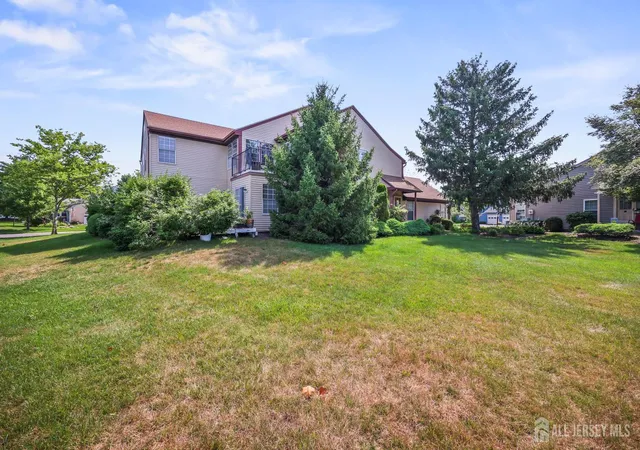2nd image of 2 John Tyler Ct, Monroe Township, NJ 08831