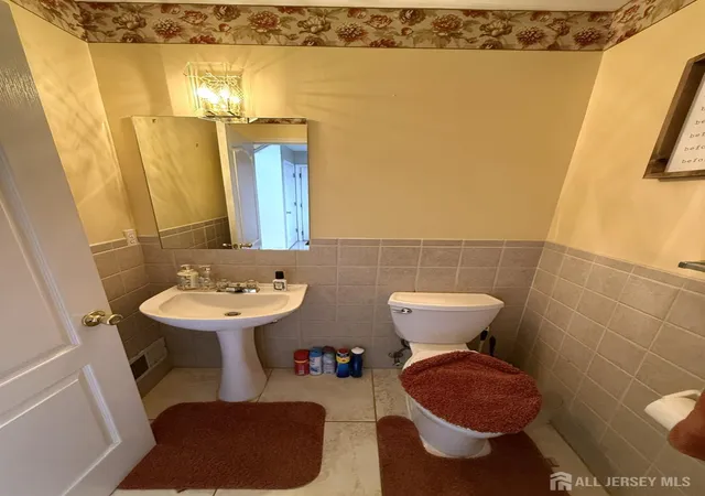 Homes for sale in Old Bridge, NJ | 54 Madison Ave, Old Bridge, NJ 08857 | MLS# 2700355R