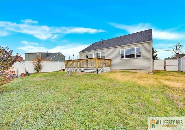 Homes for sale in Carteret, NJ | 85 Whitman St, Carteret, NJ 07008 | MLS# 2660878M