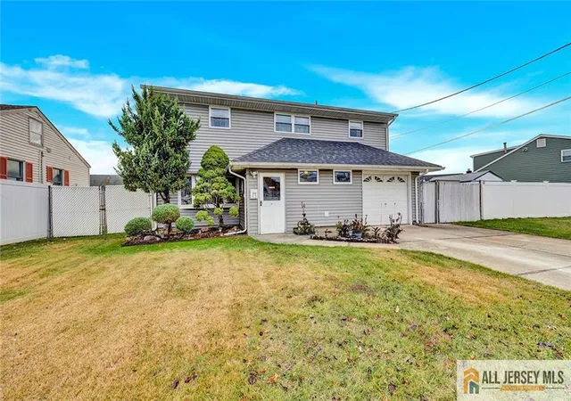 Homes for sale in Carteret, NJ | 85 Whitman St, Carteret, NJ 07008 | MLS# 2660878M
