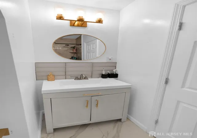 Listing Photo 5 - Condo for sale in building located at 236 Halsted St, East Orange, NJ 07018