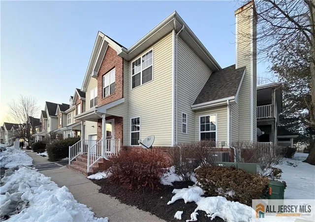 3rd image of 327 Moonlight Dr, Piscataway, NJ 08854 | MLS# 2661258M