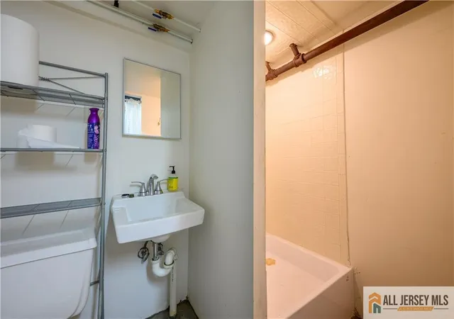 37th image of 110 Amherst Ave, Colonia, NJ 07067 | MLS# 2770313M