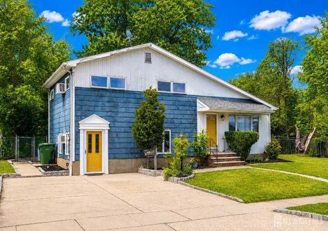 Photo 3 of Single family home for sale at 8 Stony Rd, Edison, NJ 08817 | MLS# 2615792R | Listing updated on 2026-08-14
