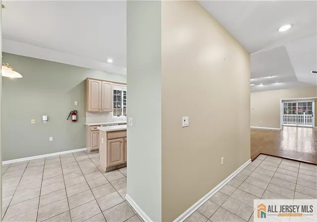 5th image of 31 Whitehall Rd, Monroe Township, NJ 08831 | MLS# 2661341M