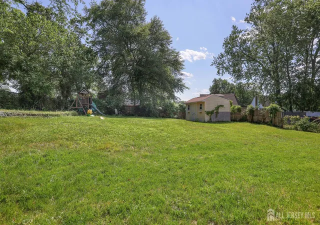24th image of 33 Pine Tree Rd, Old Bridge, NJ 08857 | MLS# 2616680R