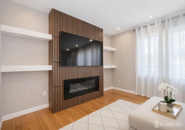 Photo 4 of Single family home for sale at 20 Cliff Ave, Fords, NJ 08863 | MLS# 2617963R | Listing updated on 2026-09-18