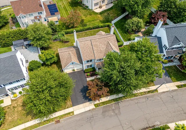 Photo 3 of Single family home for sale at 11 Lafayette Dr, Kendall Park, NJ 08824 | MLS# 2700863R | Listing updated on 2026-09-25