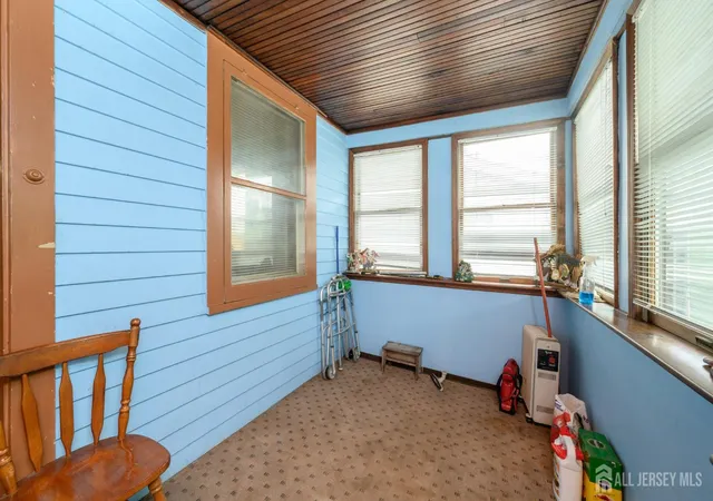 Photo 3 of Single family home for sale at 862 Gibbons Ct, Elizabeth, NJ 07202 | MLS# 2702951R | Listing updated on 2026-09-28