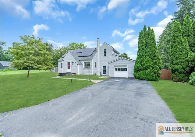 3rd image of 267 Friendship Rd, Cranbury, NJ 08512 | MLS# 2770074M