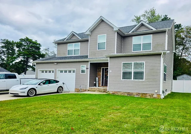 Single family home for sale at 1124 Monmouth Ave, Toms River, NJ 08757 | MLS# 2706335R