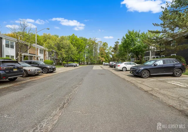 Homes for sale in North Brunswick, NJ | 8 Lafayette Ct, North Brunswick, NJ 08902 | MLS# 2614786R