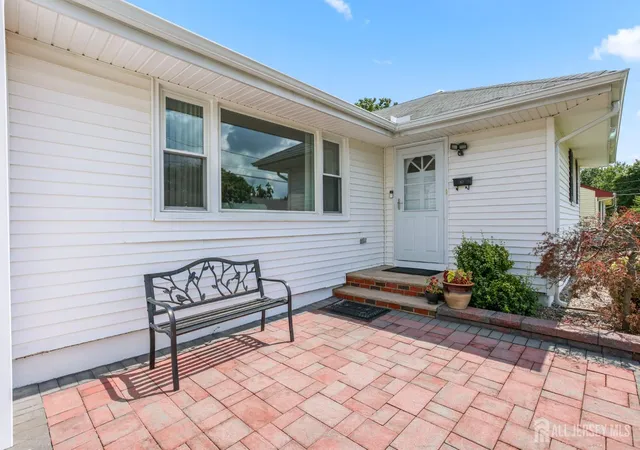2nd image of 13 Briarwood Dr, Franklin, NJ 08873 | MLS# 2703106R
