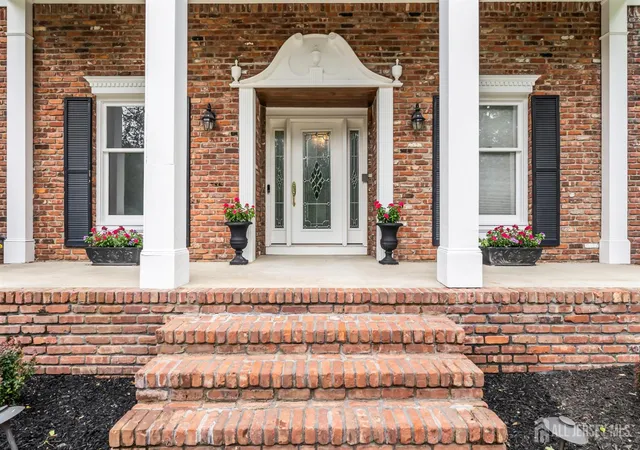 3rd image of 6 Deep Wood Ln, Colts Neck, NJ 07722 | MLS# 2702943R