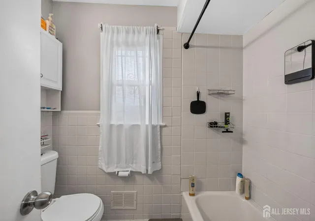 Homes for sale in New Brunswick, NJ | 308 Columbus Pl, New Brunswick, NJ 08901 | MLS# 2618489R