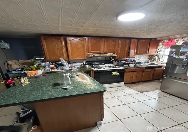 Photo 4 of House for sale at 184 Van Horne St, Jersey City, NJ 07304 | MLS# 2703585R | Listing updated on 2026-09-18
