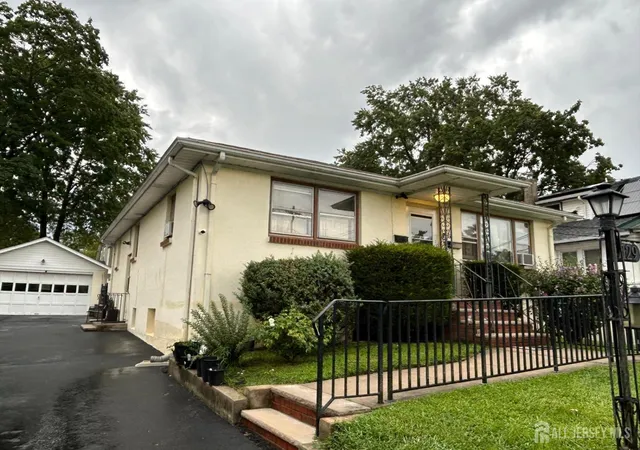 Photo 3 of Single family home for sale at 129 Hampton St, Metuchen, NJ 08840 | MLS# 2701791R | Listing updated on 2026-09-14