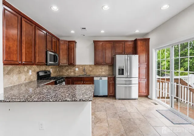 5th image of 2357 Berkshire Ln, North Brunswick, NJ 08902 | MLS# 2701867R