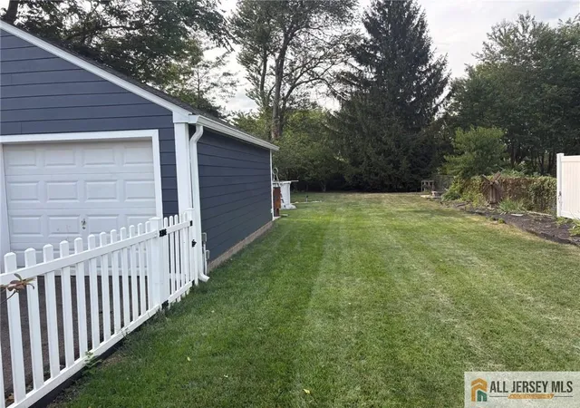 Photo 3 of Single family home for sale at 855 Newton St, North Brunswick, NJ 08902 | MLS# 2660541M | Listing updated on 2025-10-08