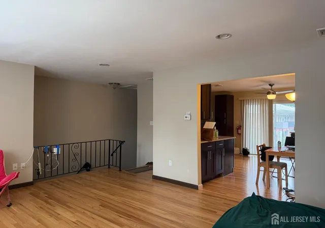 3rd image of 160 Evergreen Rd #20B, Edison, NJ 08837 | MLS# 2701267R