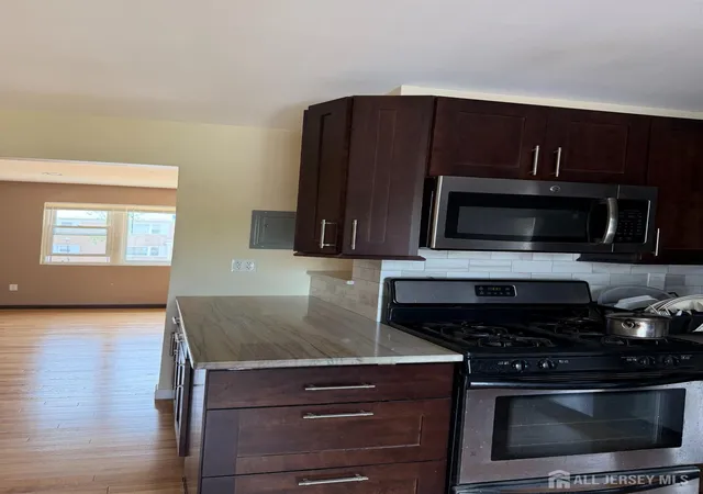 5th image of 160 Evergreen Rd #20B, Edison, NJ 08837 | MLS# 2701267R