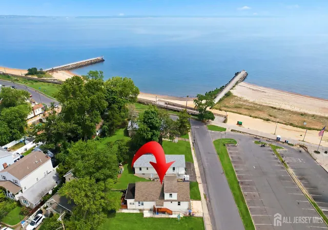 3rd image of 275 Laurence Pkwy, South Amboy, NJ 08879 | MLS# 2618412R