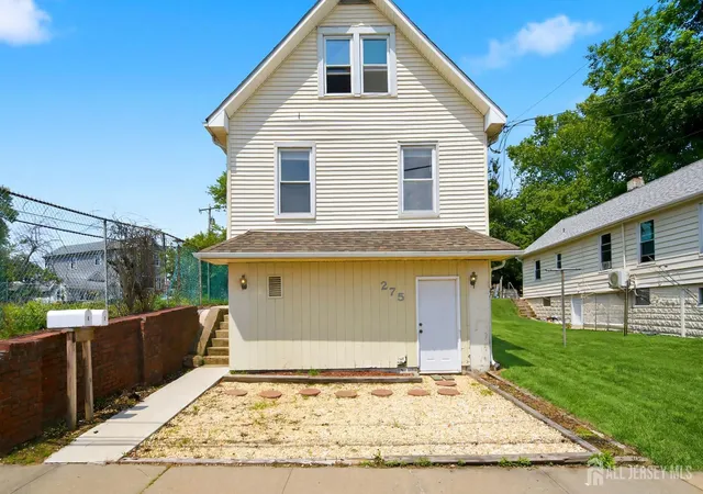 5th image of 275 Laurence Pkwy, South Amboy, NJ 08879 | MLS# 2618412R