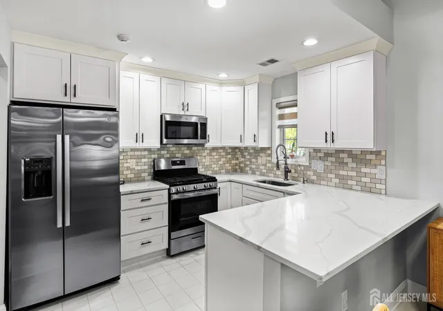 2nd image of 53 Winthrop Rd #G, Monroe Township, NJ 08831 | MLS# 2702650R