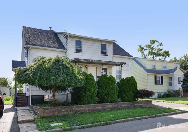 Photo 3 of Single family home for sale at 661 Leone St, Woodbridge, NJ 07095 | MLS# 2701185R | Listing updated on 2026-08-24