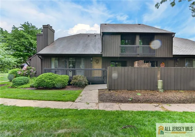 Townhouse for sale at 108 Westgate Dr #108, Edison, NJ 08820 | MLS# 2662095M