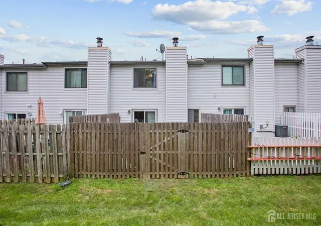 29th image of 18 Lexington Cir, Matawan, NJ 07747 | MLS# 2702499R