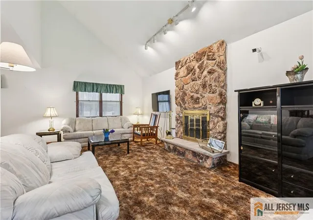 5th image of 2 Grenoble Ct, Matawan, NJ 07747 | MLS# 2661554M