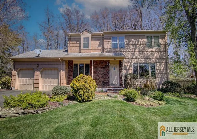 Photo 2 of Single family home for sale at 8 Valley Frg Dr, East Brunswick, NJ 08816 | MLS# 2661641M | Listing updated on 2026-04-16