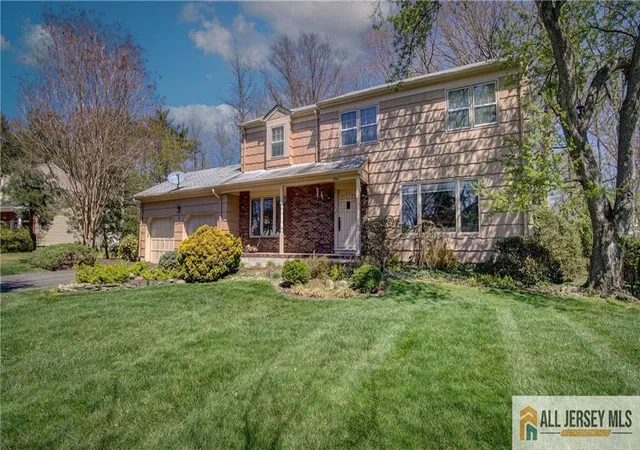 Photo 3 of Single family home for sale at 8 Valley Frg Dr, East Brunswick, NJ 08816 | MLS# 2661641M | Listing updated on 2026-04-16