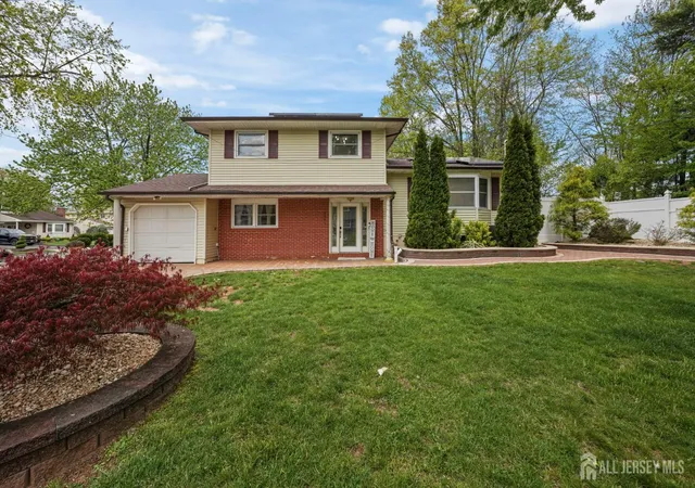Homes for sale in North Brunswick, NJ | 1351 Suwanee Dr, North Brunswick, NJ 08902 | MLS# 2614993R