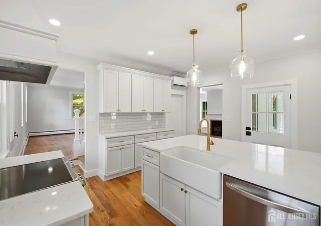 Homes for sale in Cranbury, NJ | 1 Cranbury Neck Rd, Cranbury, NJ 08512 | MLS# 2700700R