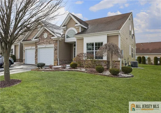 4th image of 42 Gryphon Dr, Monroe Township, NJ 08831 | MLS# 2661044M