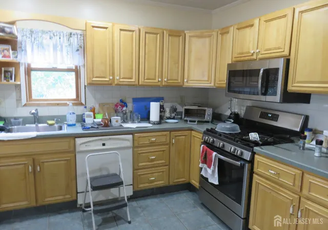 Homes for sale in Sewaren, NJ | 12 Tonlyn Pl, Sewaren, NJ 07077 | MLS# 2618356R