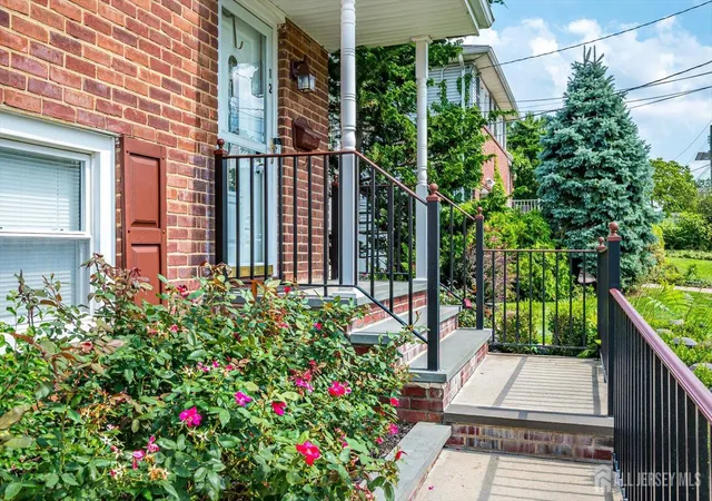 5th image of 12 Dixon Dr, Woodbridge, NJ 07095 | MLS# 2701694R
