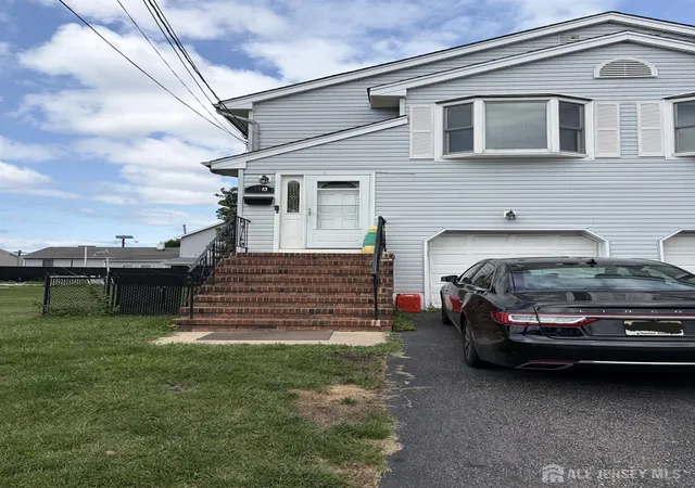 1st image of 10 1 Holmes St #A, Carteret, NJ 07008 | MLS# 2701640R