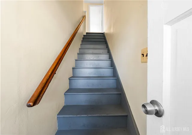 Photo 4 of House for sale at 973 Ellis Pkwy, Edison, NJ 08820 | MLS# 2610478R | Listing updated on 2026-02-20