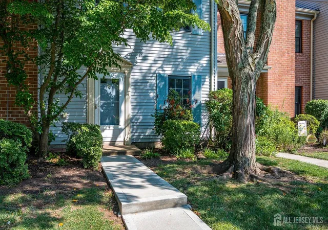 1st image of 5 Pear Tree Ln, Franklin Park, NJ 08823 | MLS# 2701432R