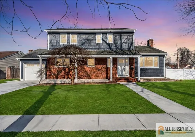 Photo 1 of Single family home for sale at 27 Sheppard Pl, Edison, NJ 08817 | MLS# 2661130M | Listing updated on 2026-06-24