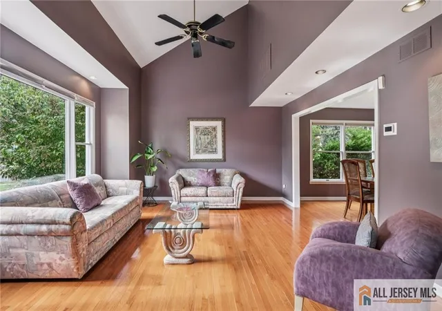 Photo 4 of Single family home for sale at 98 King St, Edison, NJ 08820 | MLS# 2662308M | Listing updated on 2026-09-01