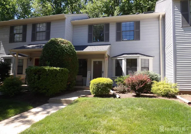 Homes for sale in Edison, NJ | 605 Timber Oaks Rd, Edison, NJ 08820 | MLS# 2617552R