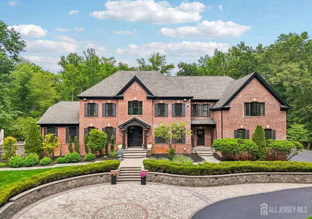 2nd image of 5 Northwind Ct, Monroe Township, NJ 08831 | MLS# 2617133R