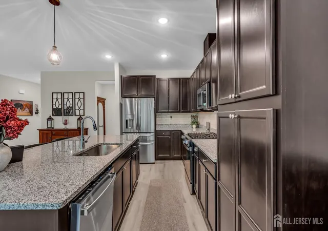 4th image of 715 Fremont Dr, Manalapan, NJ 07726 | MLS# 2703435R